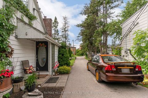 Photo 2 at 30 Willowlea Drive, Highland Creek, Toronto