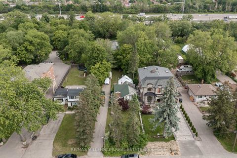 Photo 5 at 30 Willowlea Drive, Highland Creek, Toronto
