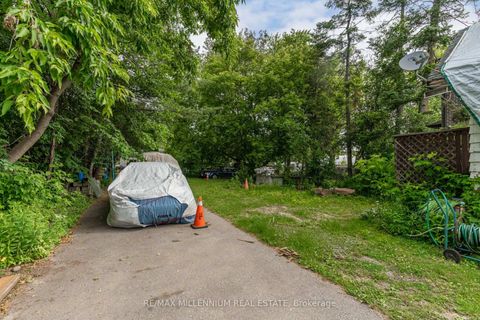 Photo 17 at 30 Willowlea Drive, Highland Creek, Toronto