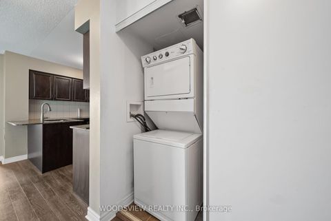Photo 4 at 233 - 60 Fairfax Crescent, Birchmount, Toronto