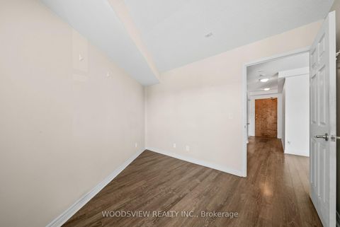 Photo 9 at 233 - 60 Fairfax Crescent, Birchmount, Toronto