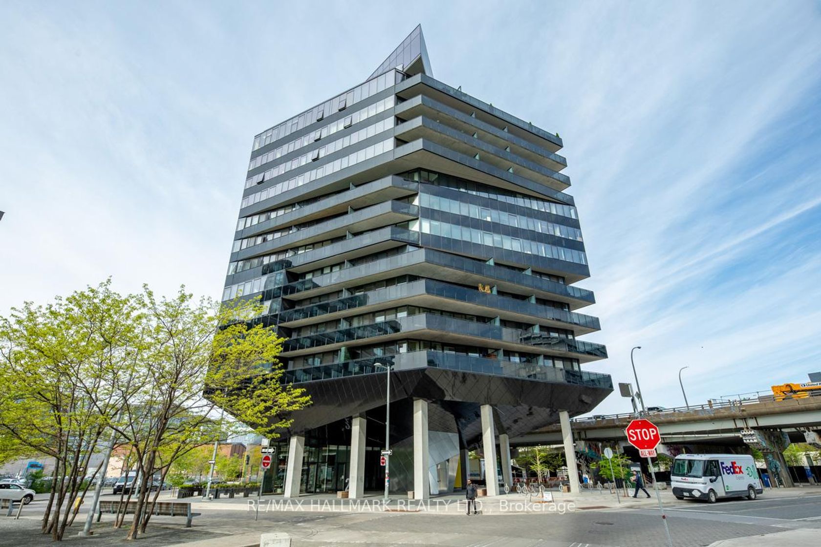 407 - 21 Lawren Harris Square, Waterfront Communities C8, Toronto 