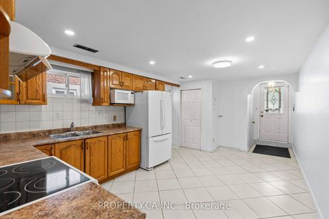 Photo 25 at 48 Navaho Drive, Pleasant View, Toronto
