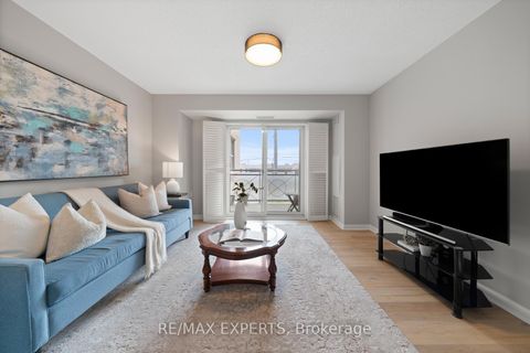 Photo 9 at 213 - 2500 Rutherford Road, Maple, Vaughan