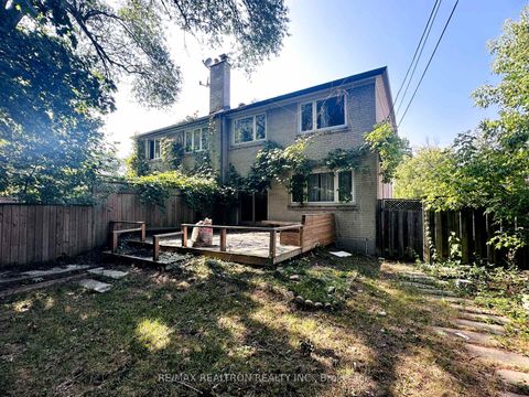 Photo 1 at 11 Templeton Court, West Hill, Toronto