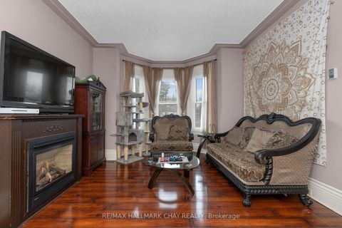 Photo 7 at #1, #2 - 66 Parkside Drive, Queen's Park, Barrie
