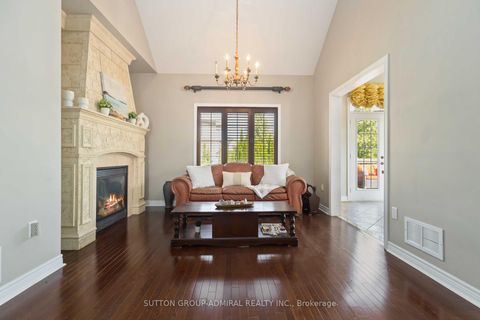 Photo 7 at 24 Meadow Ridge Court, Rural Vaughan, Vaughan