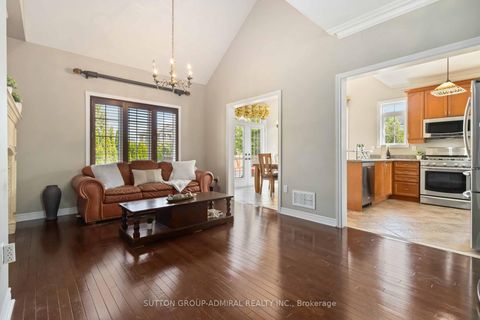 Photo 8 at 24 Meadow Ridge Court, Rural Vaughan, Vaughan