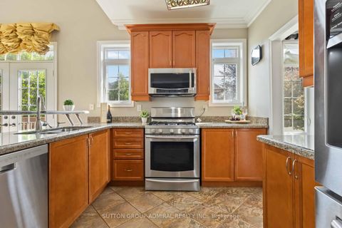 Photo 11 at 24 Meadow Ridge Court, Rural Vaughan, Vaughan