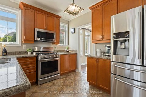 Photo 12 at 24 Meadow Ridge Court, Rural Vaughan, Vaughan