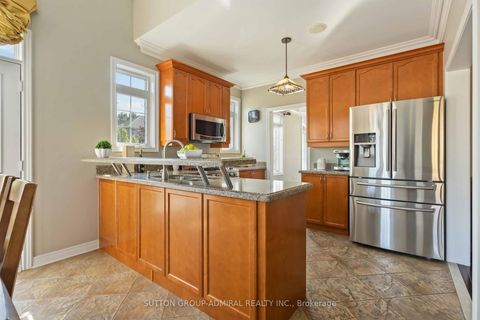 Photo 14 at 24 Meadow Ridge Court, Rural Vaughan, Vaughan