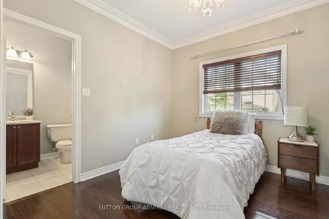 Photo 15 at 24 Meadow Ridge Court, Rural Vaughan, Vaughan