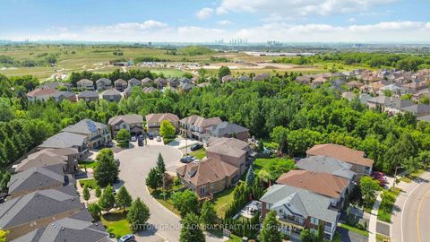 Photo 39 at 24 Meadow Ridge Court, Rural Vaughan, Vaughan