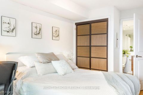 Photo 3 at 214 - 125 Western Battery Road W, Niagara, Toronto