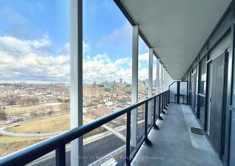 Photo 2 at 1607 - 30 Ordnance Street, Niagara, Toronto
