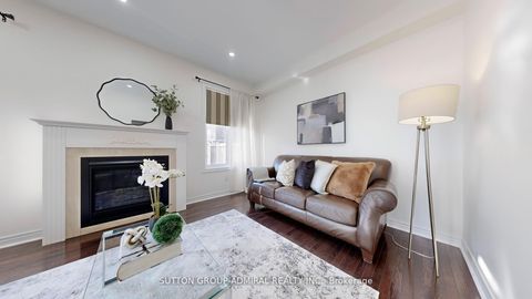 Photo 3 at 186 Ascalon Drive, Patterson, Vaughan