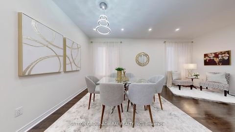 Photo 8 at 186 Ascalon Drive, Patterson, Vaughan