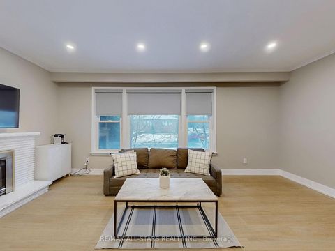 Photo 1 at 105 Betty Ann Drive, Willowdale West, Toronto