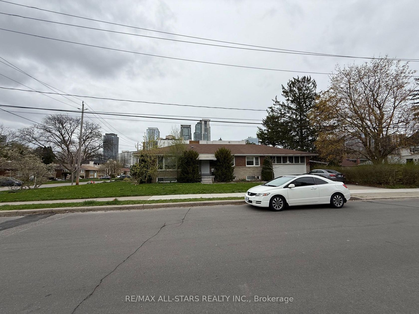 105 Betty Ann Drive, Willowdale West, Toronto 