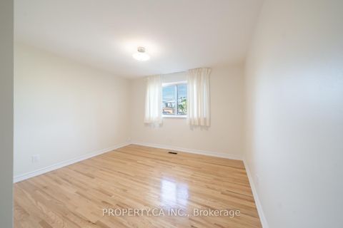 Photo 22 at 98 Tanjoe Crescent, Newtonbrook West, Toronto