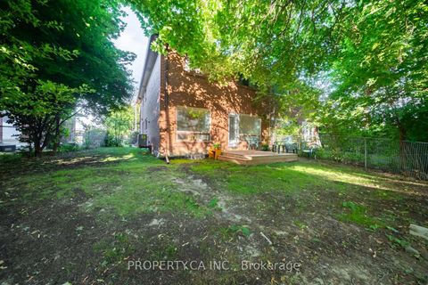 Photo 47 at 98 Tanjoe Crescent, Newtonbrook West, Toronto
