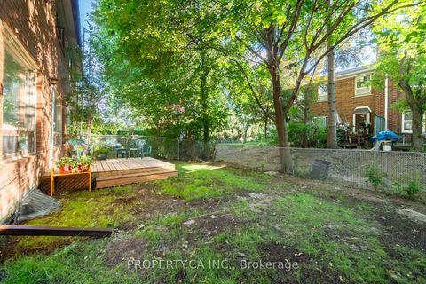 Photo 48 at 98 Tanjoe Crescent, Newtonbrook West, Toronto
