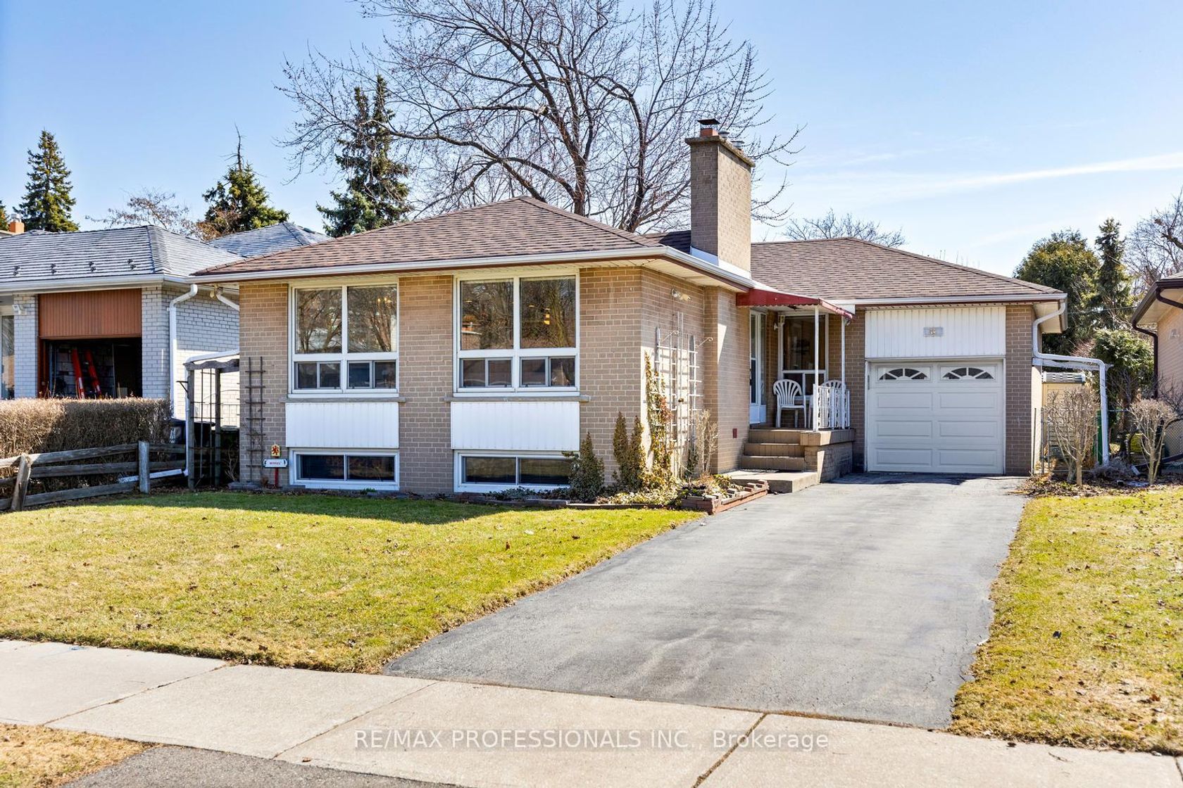 59 Wareside Road, Etobicoke West Mall, Toronto 