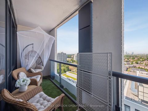 Photo 16 at 1802 - 7950 Bathurst Street, Beverley Glen, Vaughan