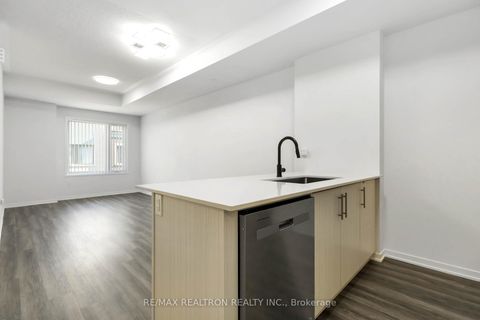Photo 4 at 89 - 20 William Jackson Way, New Toronto, Toronto