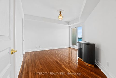 Photo 13 at 607 - 1 Cordoba Drive, Lakeview Estates, Vaughan