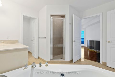 Photo 19 at 607 - 1 Cordoba Drive, Lakeview Estates, Vaughan