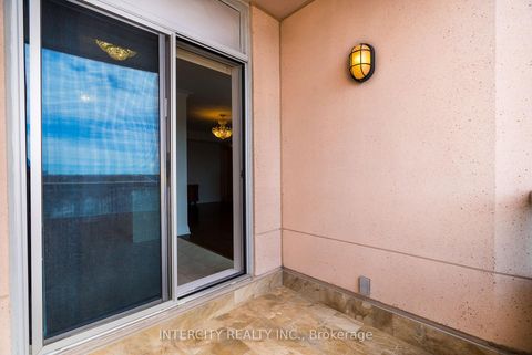 Photo 22 at 607 - 1 Cordoba Drive, Lakeview Estates, Vaughan