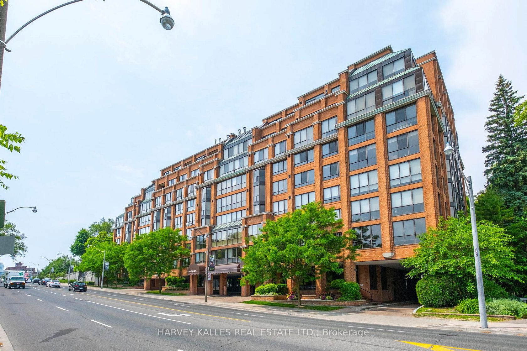 702 - 2900 Yonge Street, Lawrence Park South, Toronto 