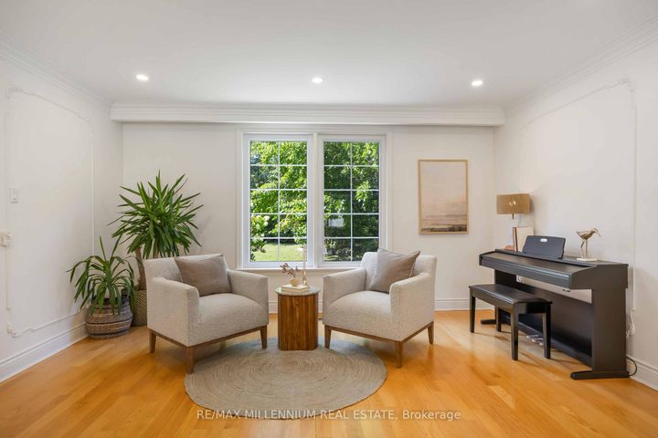 Photo 7 at 22 Richdale Court, Rosethorn, Toronto