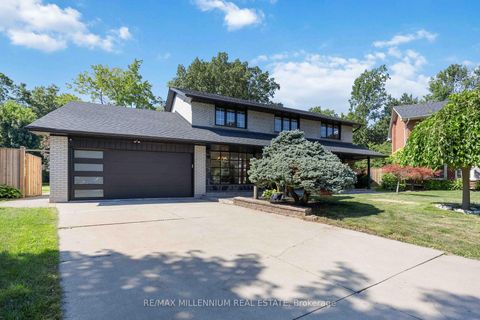 Photo 1 at 22 Richdale Court, Rosethorn, Toronto