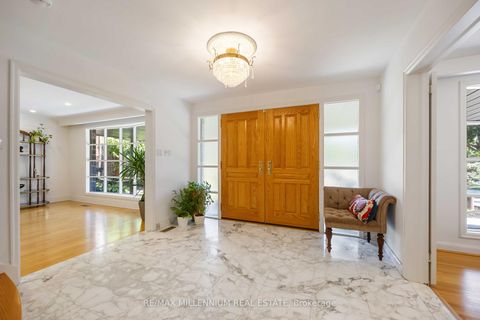Photo 3 at 22 Richdale Court, Rosethorn, Toronto