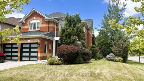 Photo 2 at 29 Wolfson Crescent, Oak Ridges Lake Wilcox, Richmond Hill