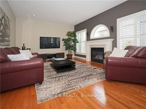 Photo 10 at 29 Wolfson Crescent, Oak Ridges Lake Wilcox, Richmond Hill