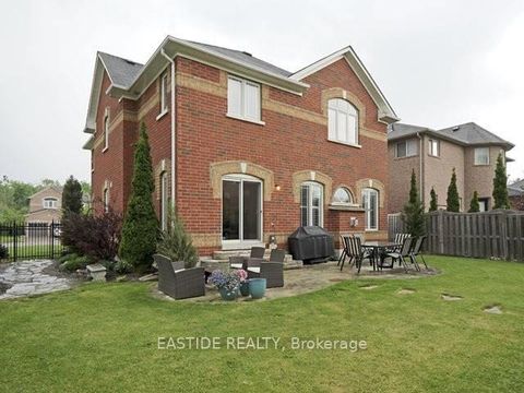Photo 18 at 29 Wolfson Crescent, Oak Ridges Lake Wilcox, Richmond Hill