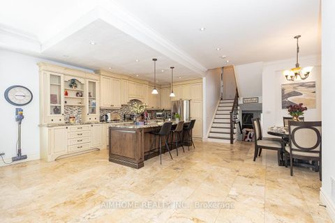 Photo 5 at 220 Weldrick Road W, Observatory, Richmond Hill