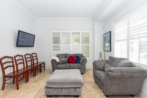 Photo 7 at 220 Weldrick Road W, Observatory, Richmond Hill