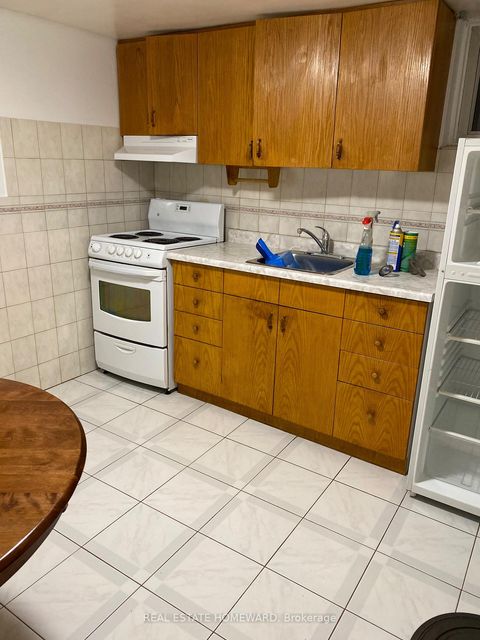 Photo 3 at 7 Dunlop Avenue, Birchmount, Toronto