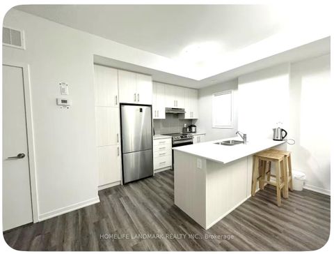 Photo 2 at 31 - 15 William Jackson Way, New Toronto, Toronto