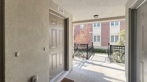 Photo 2 at 218 - 17 Coneflower Crescent, Branson, Toronto
