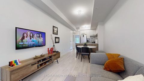 Photo 7 at 218 - 17 Coneflower Crescent, Branson, Toronto
