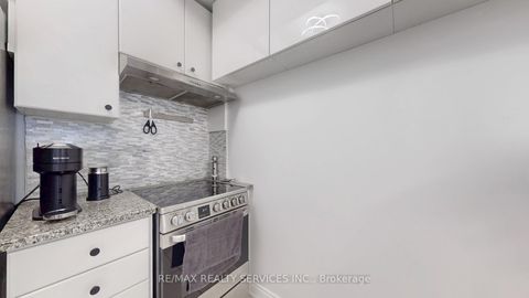 Photo 12 at 218 - 17 Coneflower Crescent, Branson, Toronto