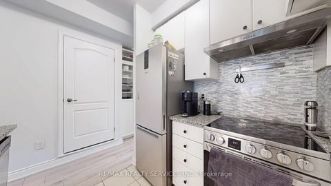 Photo 13 at 218 - 17 Coneflower Crescent, Branson, Toronto
