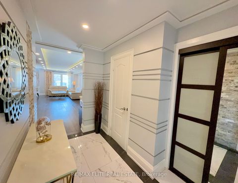 Photo 3 at 7 Love Run Road, Vellore Village, Vaughan