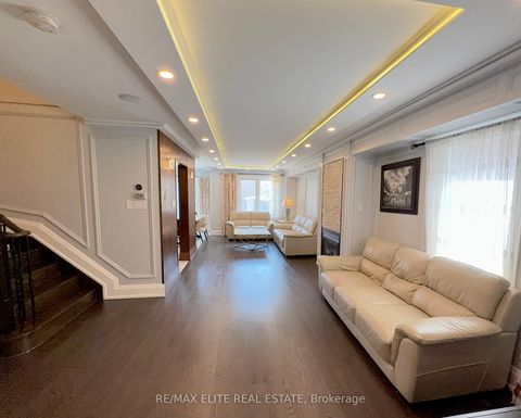 Photo 4 at 7 Love Run Road, Vellore Village, Vaughan