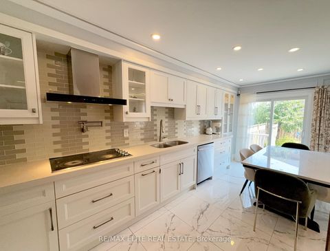 Photo 9 at 7 Love Run Road, Vellore Village, Vaughan